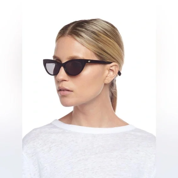 Le Specs bunny hop sunglasses - black - EUC